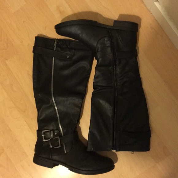 Shoes - Size 11 boots